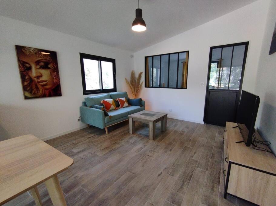 Appartement Avec Jardin Privatif Cuers Εξωτερικό φωτογραφία